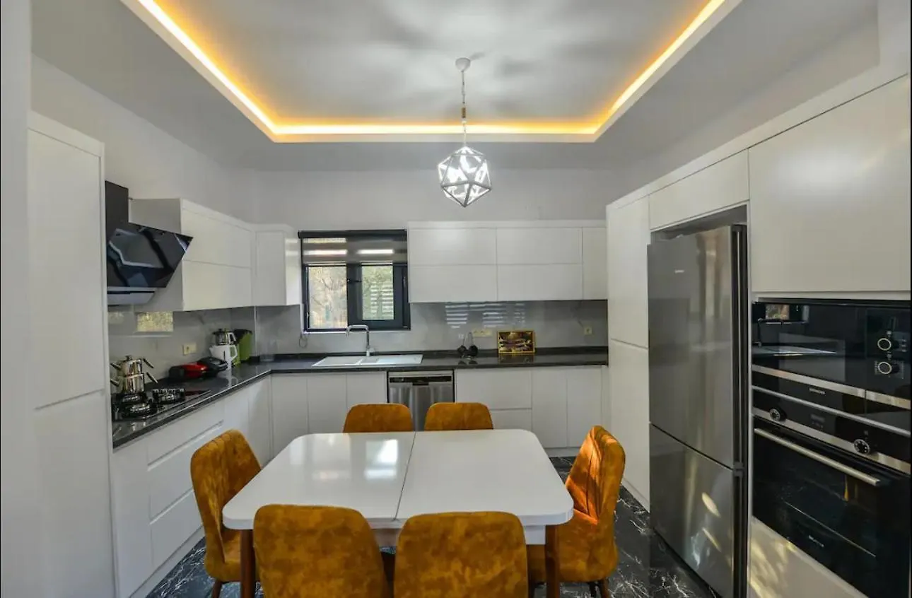 Luxury Villa With Pool Даламан