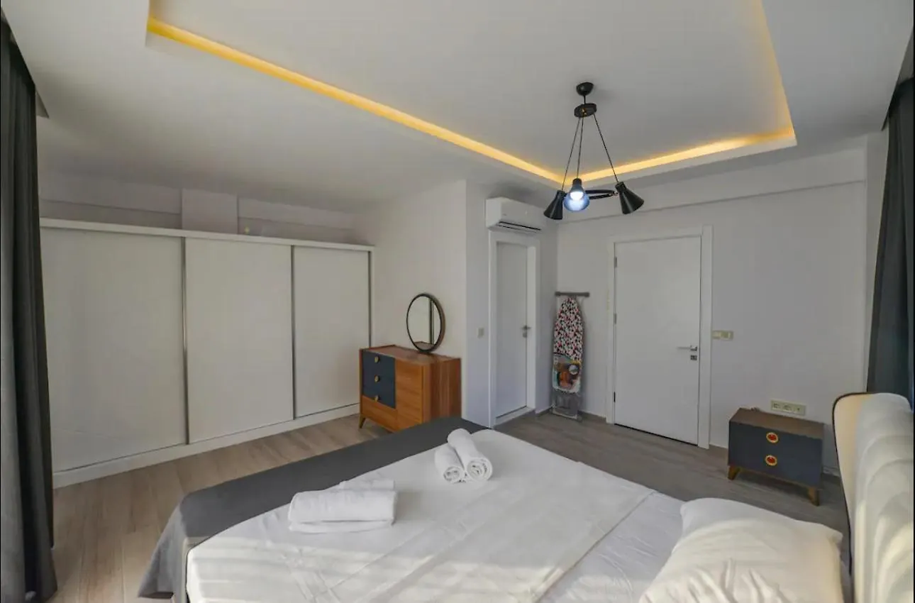 Luxury Villa With Pool Даламан